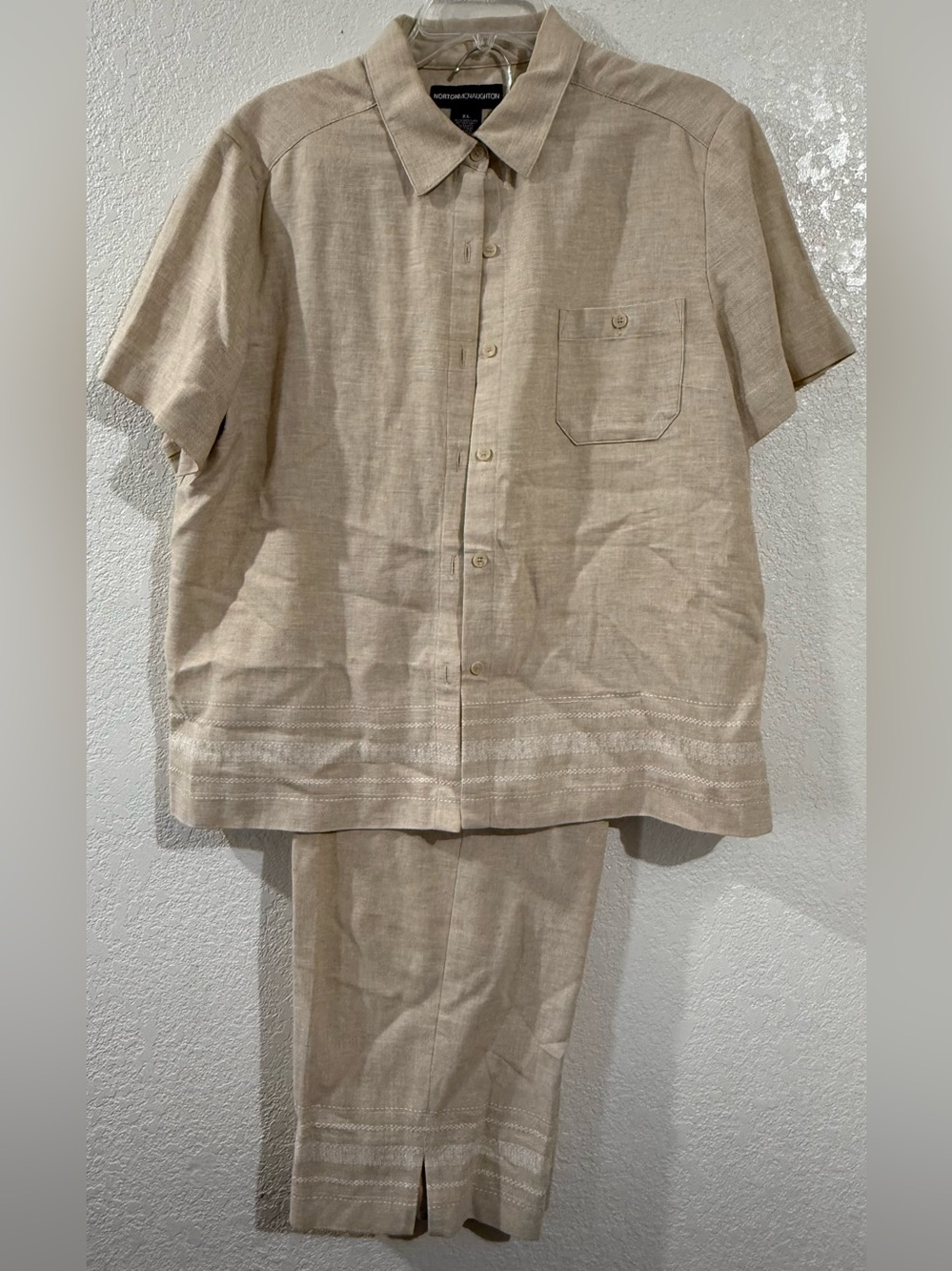 Womanโs Business Suit XL Top, Medium Stretch Pants!
